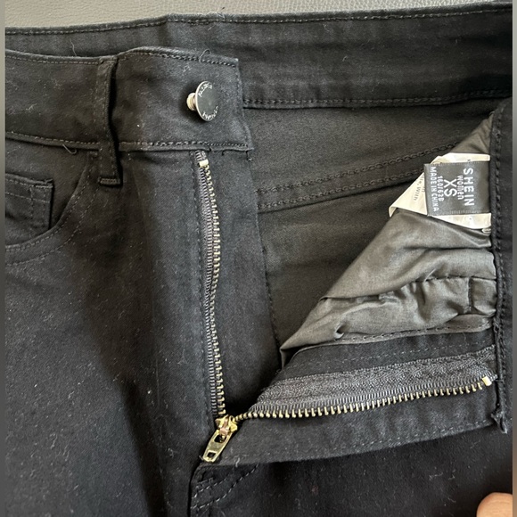 Ripped Black Jeans - Picture 2 of 3